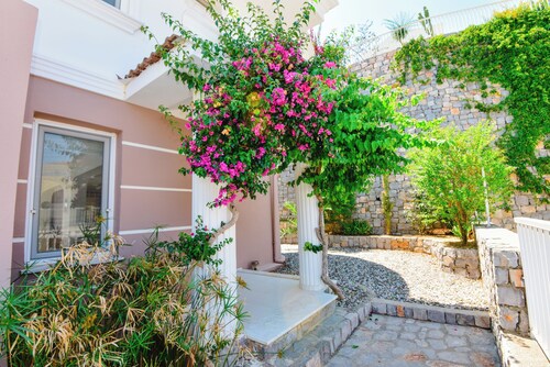 Villa Lycia, 3 Bedroom Private Villa Close to Sarıgerme Beach