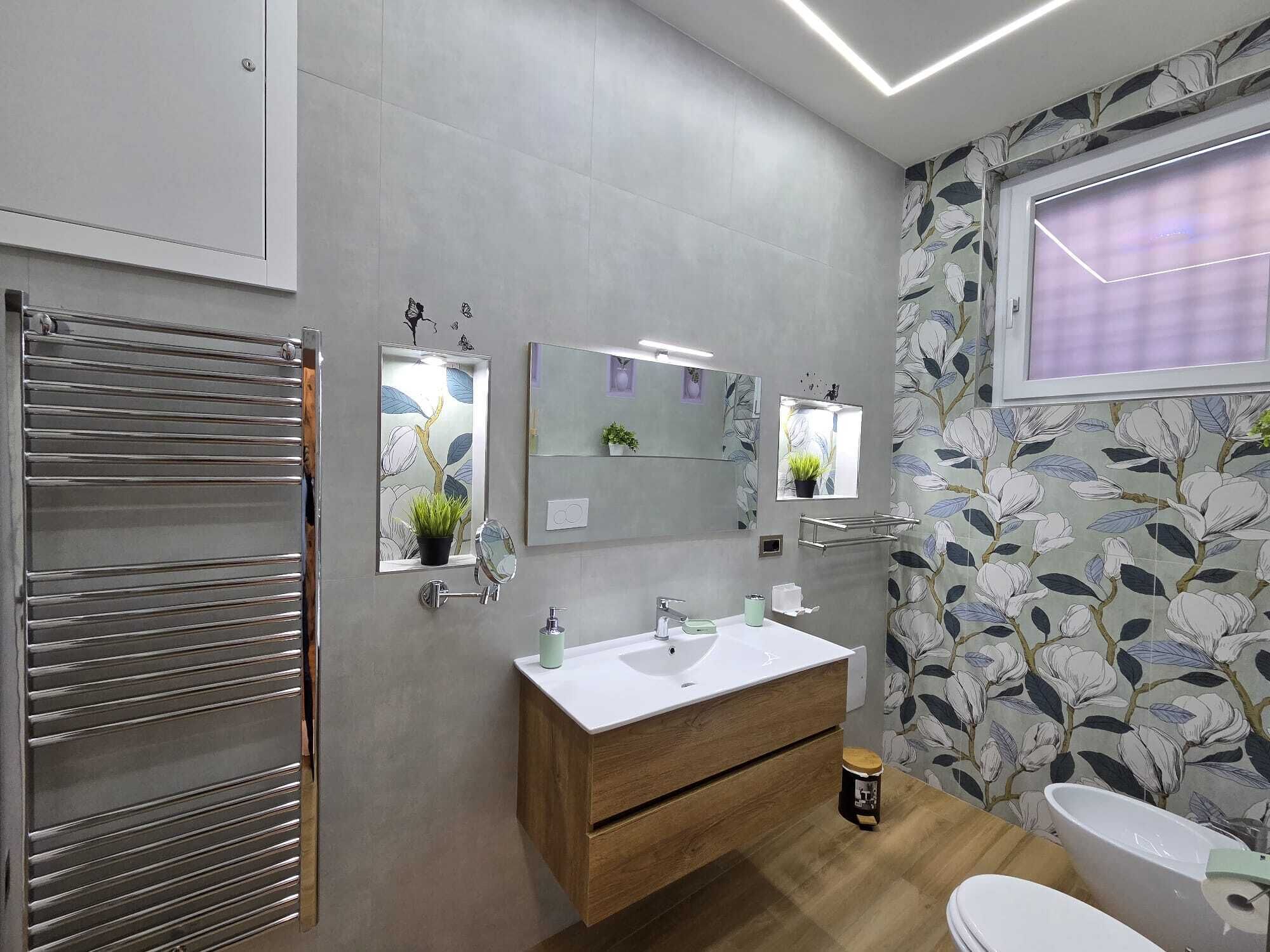 Dusche, Haartrockner, Bidet, Handtücher