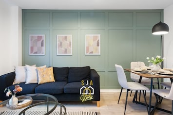 Living Room / Lounge