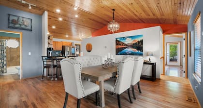 Epic Game Room | Panoramic Mountain Views | Minutes to Trails