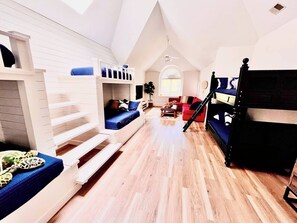 5 Schlafzimmer, Bügeleisen/Bügelbrett, Reisekinderbett, WLAN