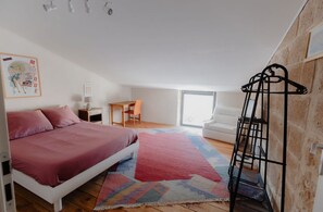 4 chambres, fer et planche à repasser, Wi-Fi gratuit, draps fournis