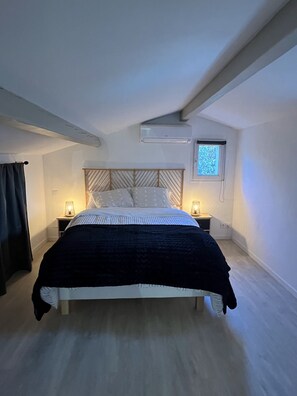 4 bedrooms, iron/ironing board, travel cot, free WiFi