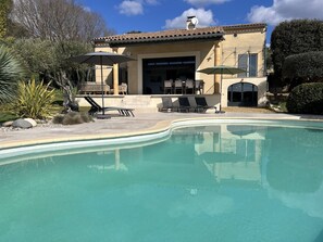 Outdoor pool - Magnificent 10-person villa with lagoon pool and panoramic view. (Saint-Quentin-la-Poterie)