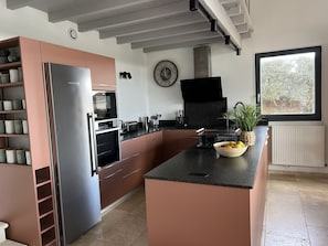 Microwave, oven, stovetop, dishwasher