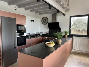 Mikrowelle, Ofen, Herdplatte, Geschirrspüler