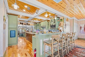 Dining - A Lady's Place (North Myrtle Beach)