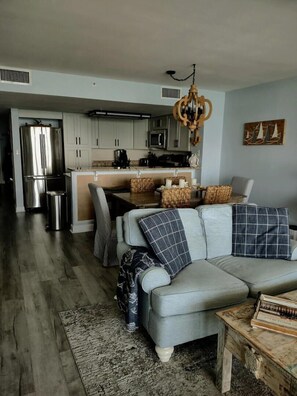 TV - Luxury Condo Oceanfront #905 (North Myrtle Beach)
