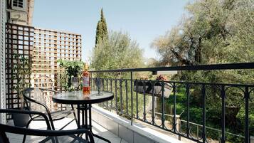 Superior Studio, Garden View | Garden view