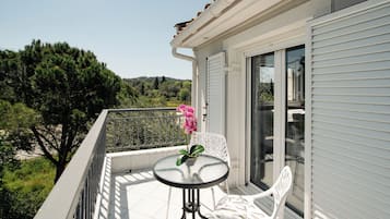 Leilighet, 2 soverom, hageutsikt | Terrasse/patio