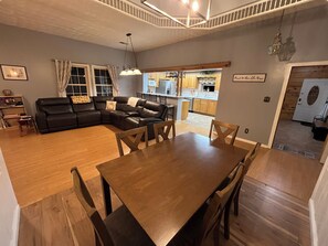 Interior - Spacious and comfortable 3-bedroom house in peaceful Somerset, KY. All amenities (Somerset)