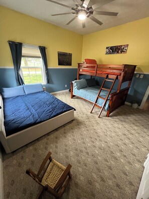 3 bedrooms, travel cot, free WiFi, bed sheets