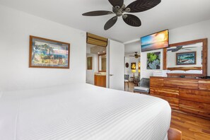 2 bedrooms, iron/ironing board, WiFi