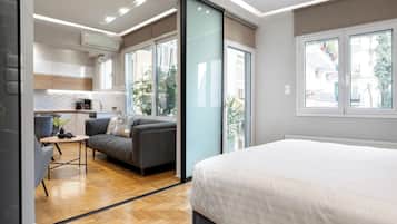 Apartamento, vistas a la ciudad | Caja fuerte, sistema de insonorización, tabla de planchar con plancha