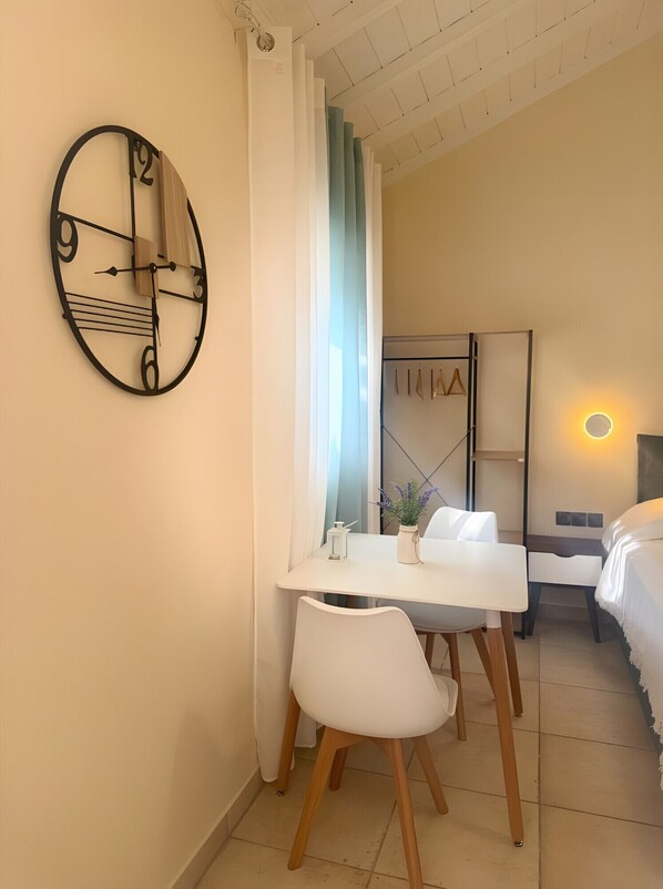 1 室のベッドルーム、WiFi (無料)、ベッドシーツ