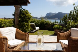 Apartment | 3 bedrooms - Casa Acqua e Pietra by Wonderful Italy (Golfo Aranci)