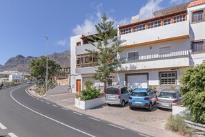 Exterior - Vacation Home 'Zoiben' with Mountain View, Private Terrace and Wi-Fi (La aldea de san nicolas)