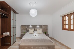 3 makuuhuonetta, silitysrauta/-lauta, ilmainen Wi-Fi, vuodevaatteet