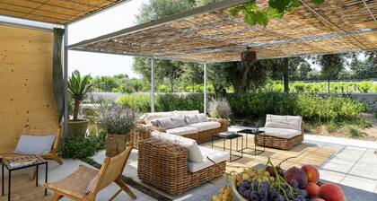 Central house with beautiful views and heated pool
