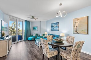 Interior - 🌴Palms 2406- Beach Nearby+Lagoon Pool⛱️ (Destin)