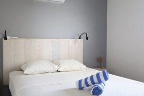 2 bedrooms, in-room safe, iron/ironing board, travel cot