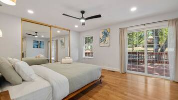 5 bedrooms, travel crib, WiFi (free)