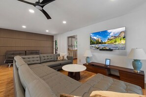 Smart TV, fireplace - Immerse Yourself in Nature`s Poetry (Groveland)