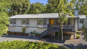 Exterior - Immerse Yourself in Nature`s Poetry (Groveland)