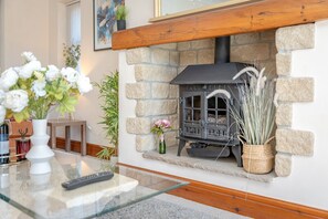 Interior - Pendle View Gatehouse – Lakeside Stay in the Ribble Valley (Clitheroe)