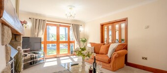 Pendle View Gatehouse – Lakeside Stay in the Ribble Valley