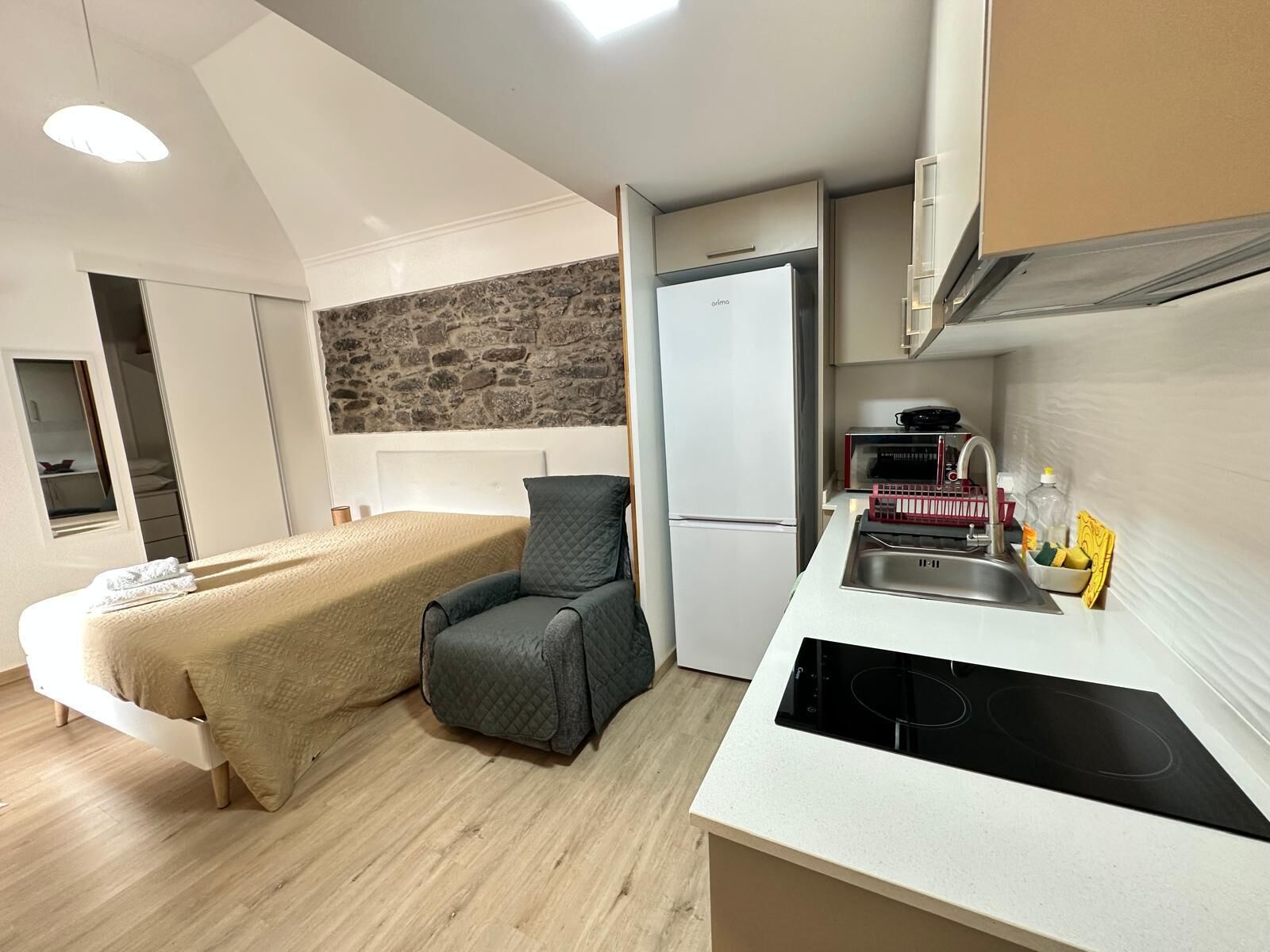 1 chambre, coffres-forts dans les chambres, fer et planche à repasser