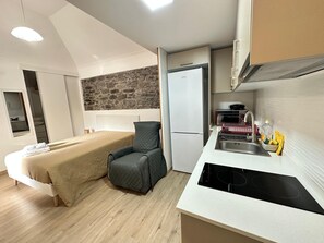 1 bedroom, in-room safe, iron/ironing board, travel cot