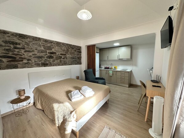 1 bedroom, in-room safe, iron/ironing board, travel cot