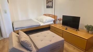 1 bedroom, desk, iron/ironing board, free WiFi