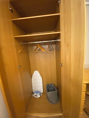 Interior - Business & Travel Apartment walking distance to city center (Frankfurt am Main)