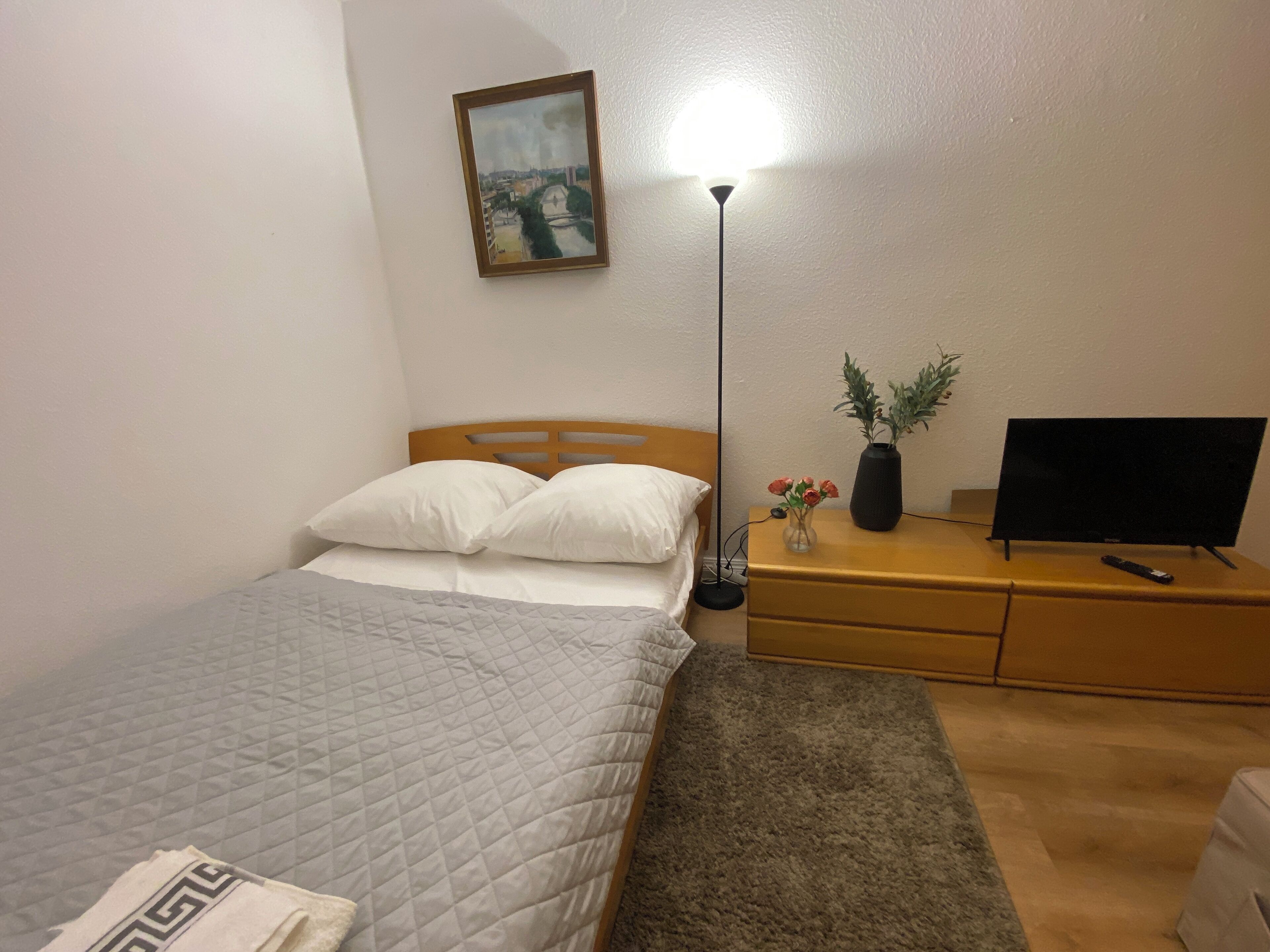 1 bedroom, desk, iron/ironing board, free WiFi