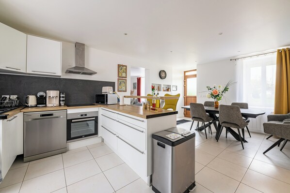 Microwave, oven, stovetop, dishwasher