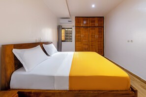 1 Schlafzimmer, BĂŒgeleisen/BĂŒgelbrett, WLAN, BettwĂ€sche