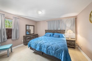 4 bedrooms, iron/ironing board, WiFi, bed sheets - Spacious 4-bedroom house in Splendor of Severn Davis Islands! (Tampa)