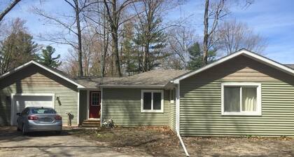 Corner Cottage in East Tawas