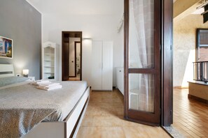 1 chambre, fer et planche à repasser, accès au Wi-Fi (inclus)