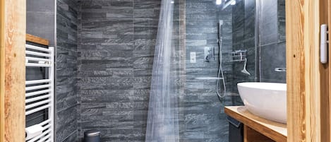 Hair dryer, towels