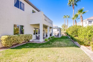 Exterior - Bright & Modern Oasis | Spa, Pool, 10min to Strip (Las Vegas)