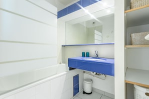 Ducha y secador de pelo