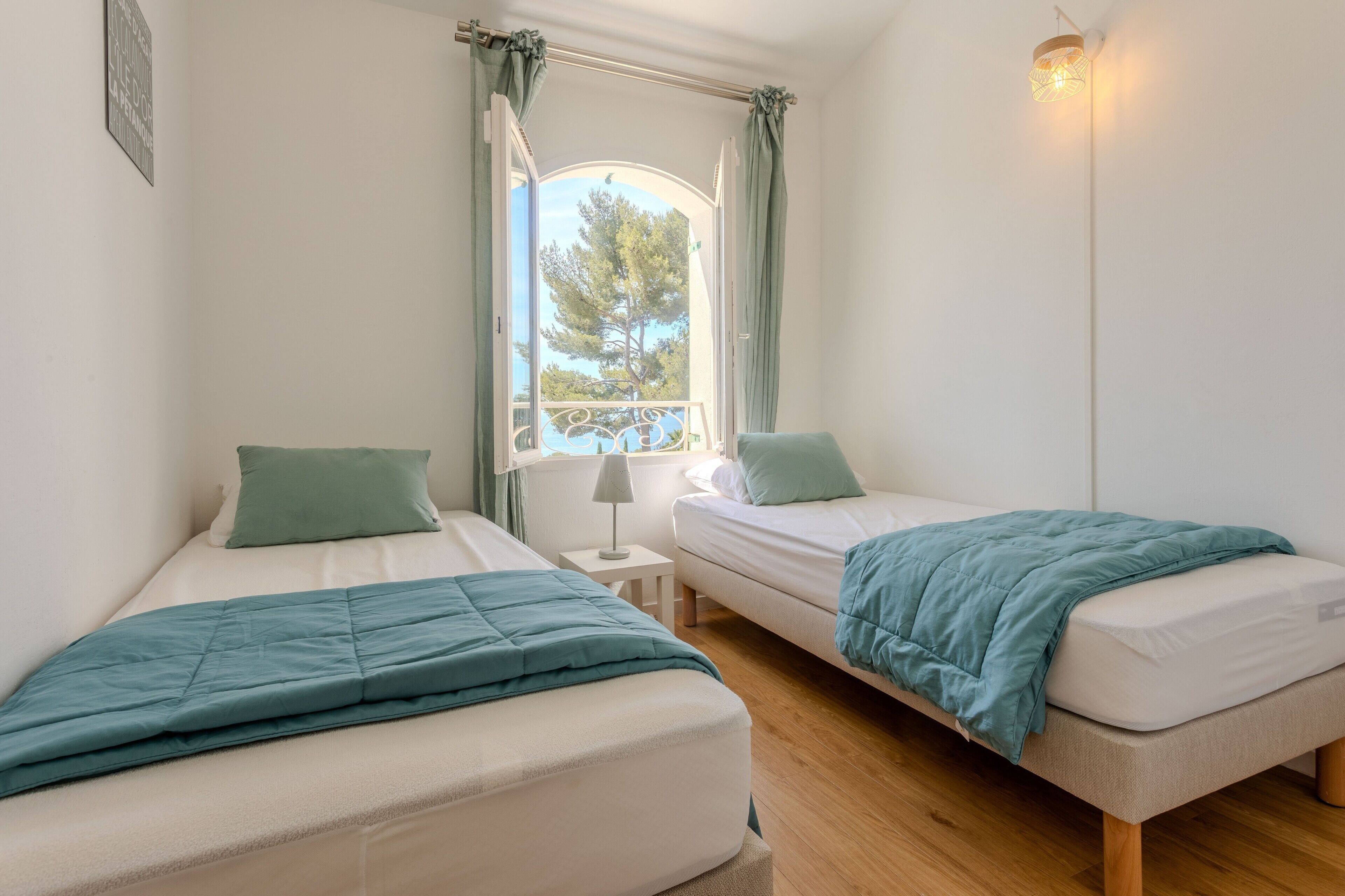 3 bedrooms, iron/ironing board, free WiFi, bed sheets