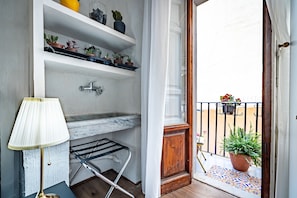 Blackout curtains, iron/ironing board, free WiFi