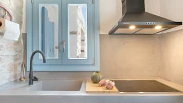 Réfrigérateur, four, plaque de cuisson, cafetiÚre/bouilloire