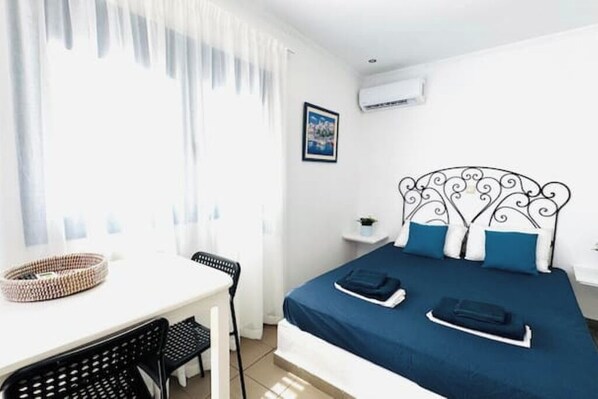 1 quarto, cofres nos quartos, Wi-Fi de cortesia, roupa de cama