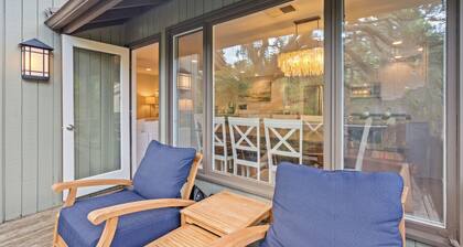 Fairway Oaks Villa! Lagoon views! Short 5-7 minute stroll to the beach!