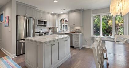 Fairway Oaks, Lagoon Views, Short 5-7 min. Stroll to Beach, Long stay discount